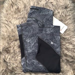 Lululemon Run Off Route MR Crop 21”